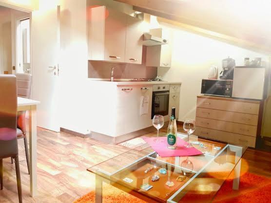 Casa Vacanza Zaira & Claudio Pianello Del Lario Екстериор снимка